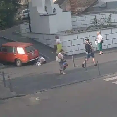 Камери зафіксували момент моторошної ДТП у центрі Вінниці (Відео)