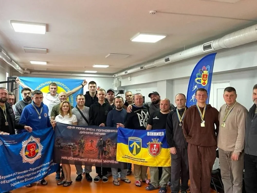У Вінниці ветерани змагалися з плавання: військовий Дмитро Кметюк виграв усі три дистанції
