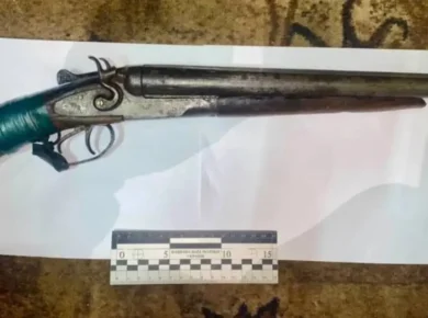 На Вінниччині чоловік вистрілив з обрізу крізь двері квартири: гість у тяжкому стані