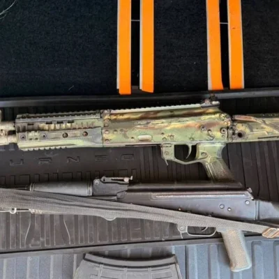 У Вінниці контрактник намагався продати два трофейні російські автомати: його затримала СБУ